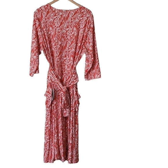 Leota Eliza Dress in Warped Zebra Chili Plus Size 2X - Picture 5 of 11